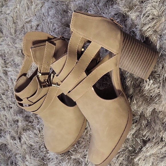 Soda Tan Heeled Ankle Boots with Buckles - Picture 4 of 6